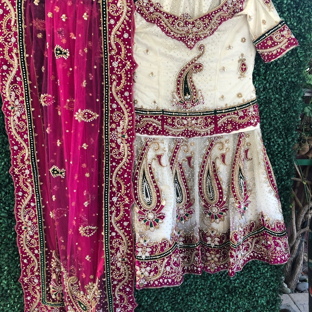 Wedding lehenga - Picture 7 of 8
